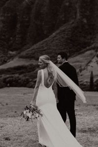 wedding photoshoot in kualoa valley